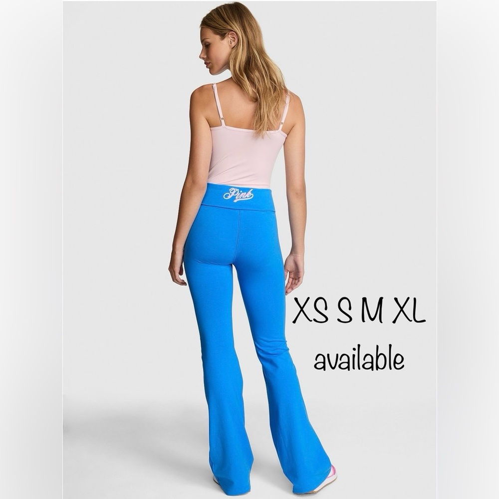 VS PINK BLUE CHARGE FLARE LEGGINGS LIMITED EDITION PINK FRIDAY COLLECTION